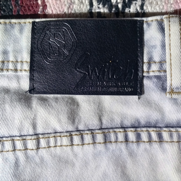 JEANS - Picture 3 of 3